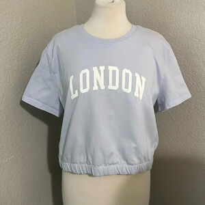 WILD FABLE light blue London graphic elastic waist cropped tee